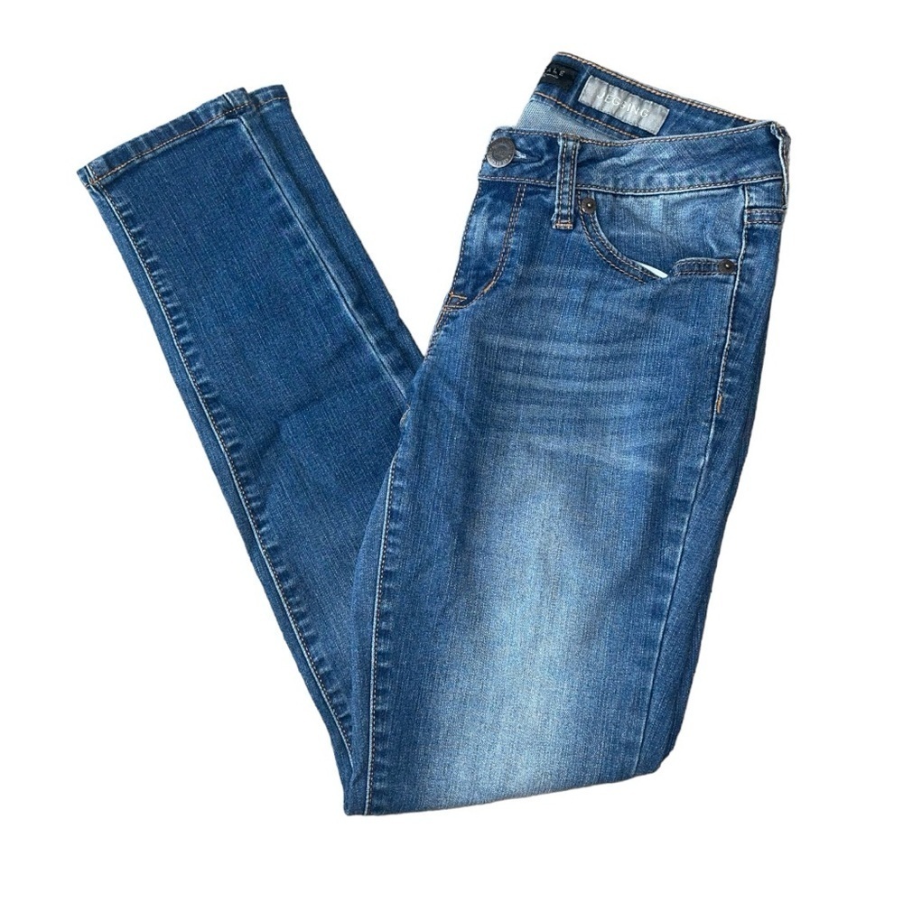 Aeropostale Women's Blue Skinny Jeans | Size 2 Regular | Great Condition - Picture 5 of 8
